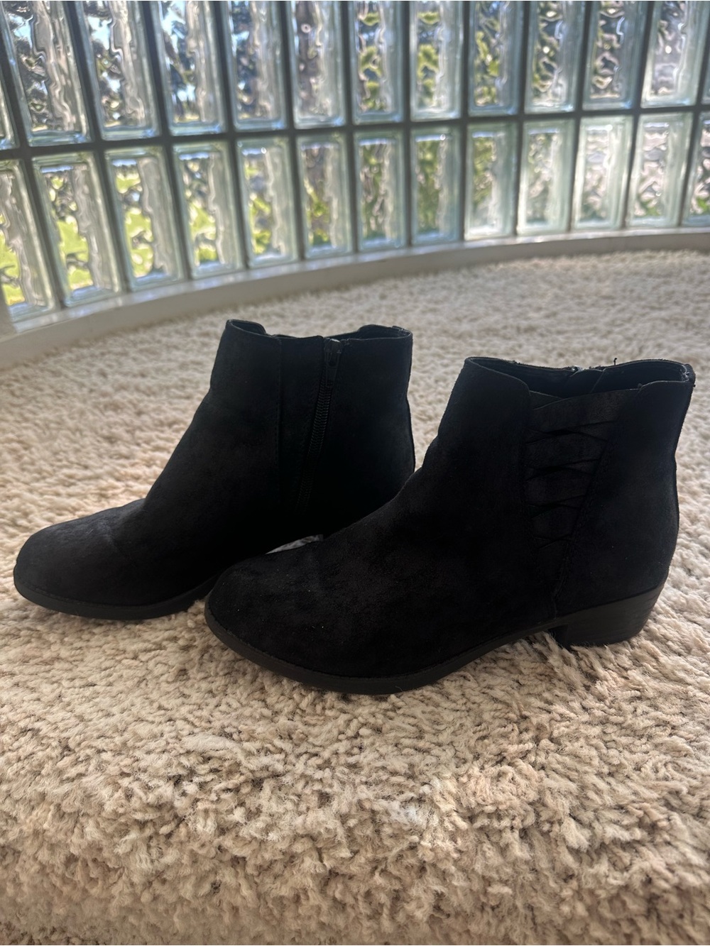 Carlos Santana Black Suede Ankle Booties with Side Zip - Picture 2 of 6